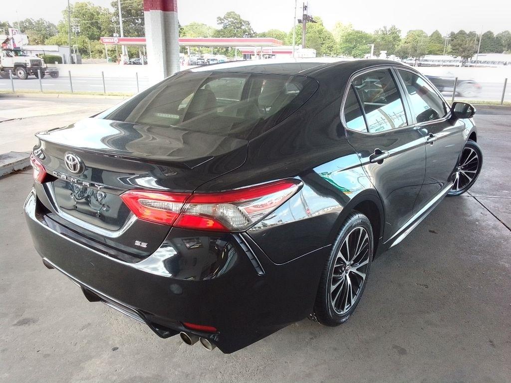 Toyota Camry SE 2018