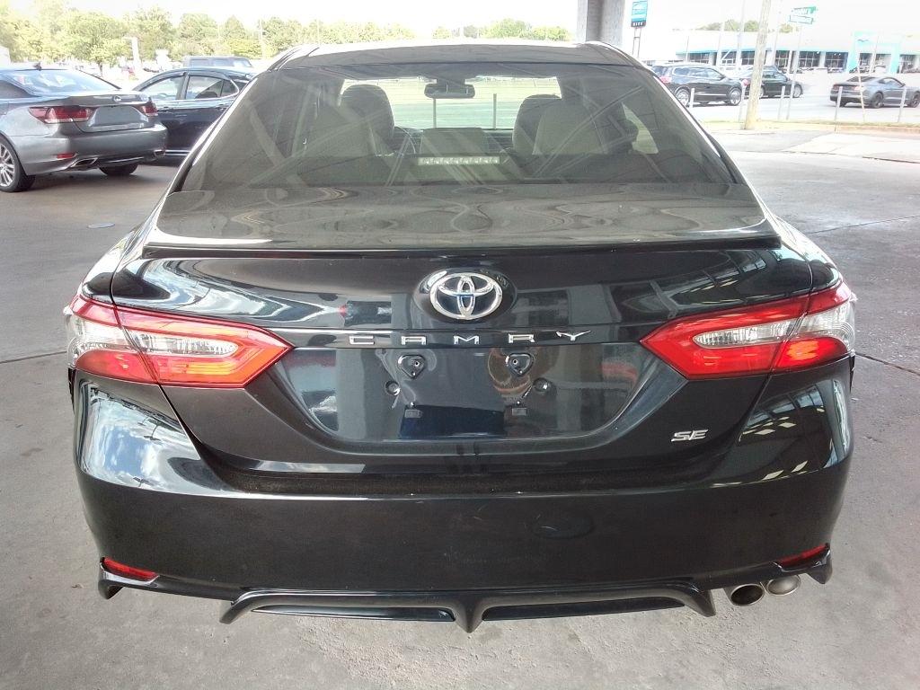 Toyota Camry SE 2018