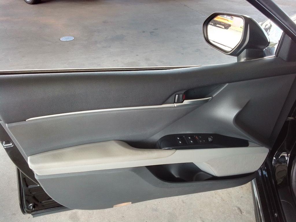 Toyota Camry SE 2018