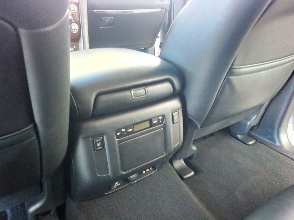 Nissan Armada SV 2WD 2017