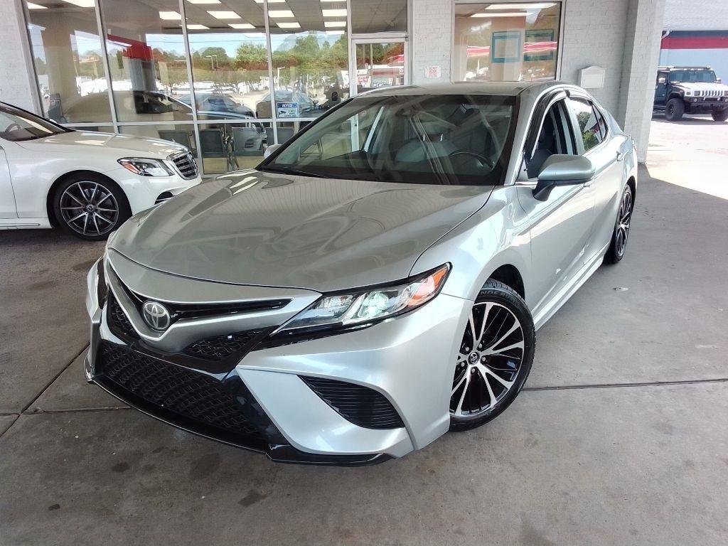 Toyota Camry SE 2019