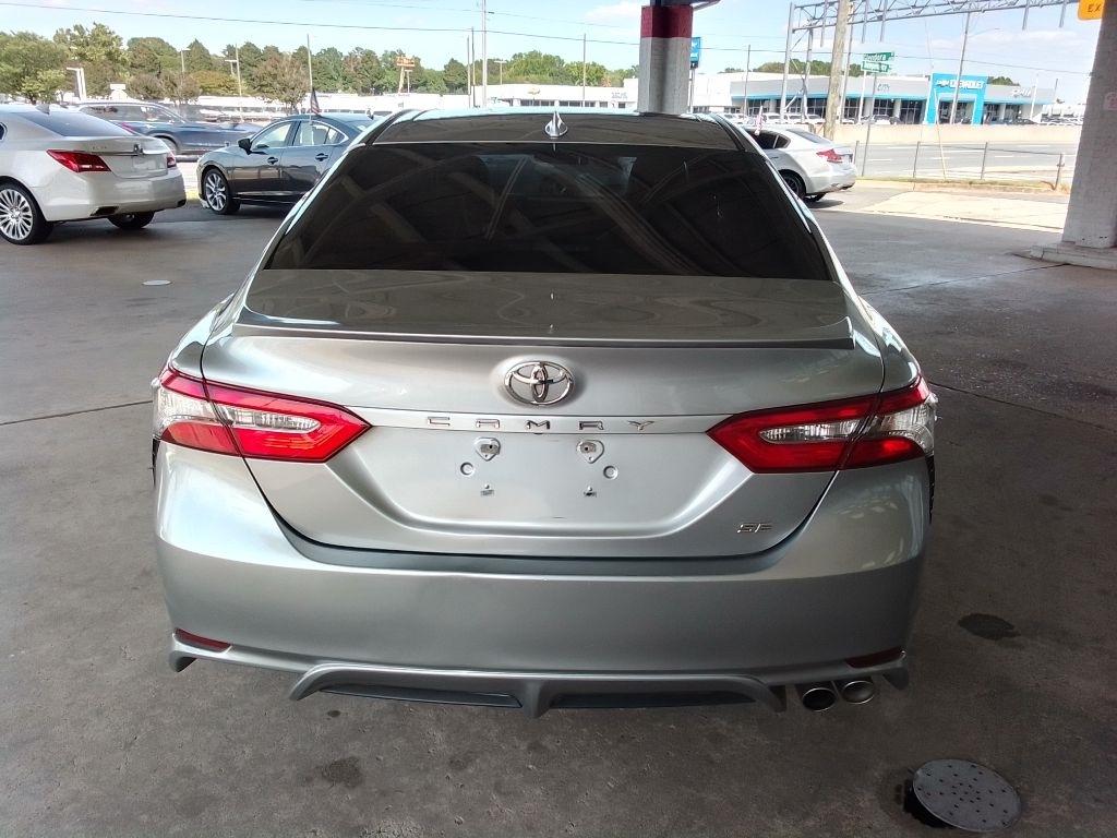 Toyota Camry SE 2019