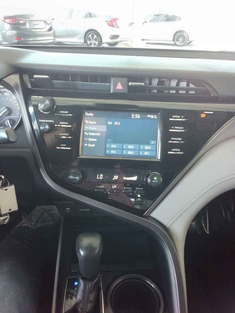 Toyota Camry SE 2019