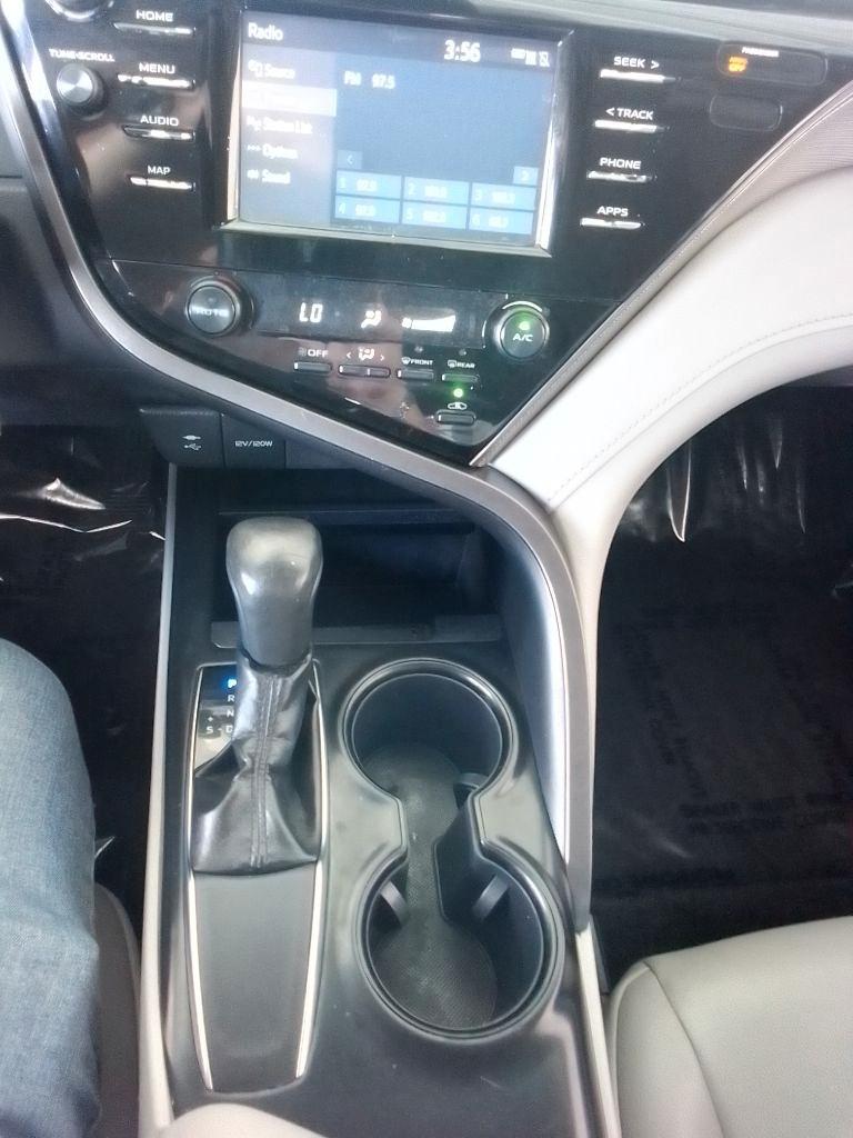 Toyota Camry SE 2019