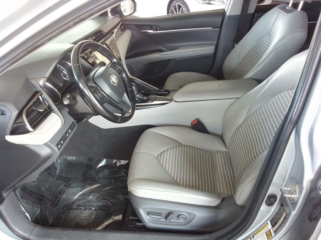 Toyota Camry SE 2019