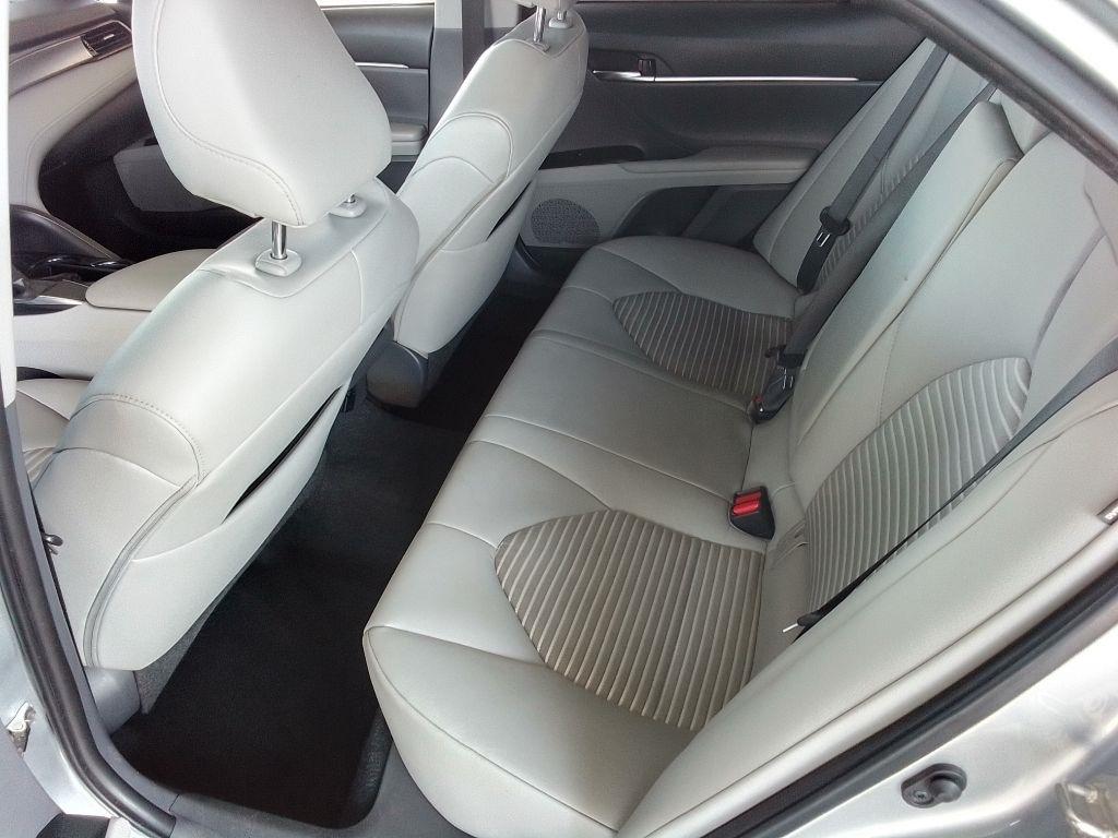 Toyota Camry SE 2019