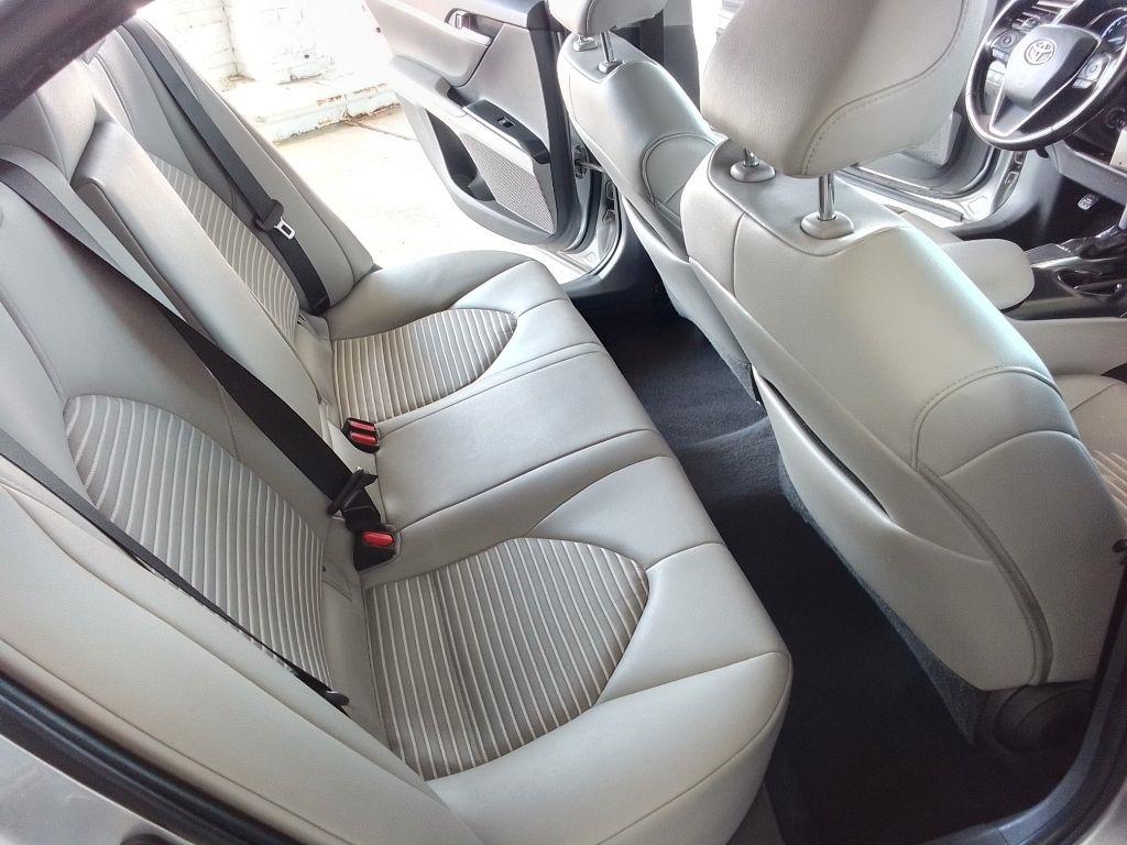 Toyota Camry SE 2019