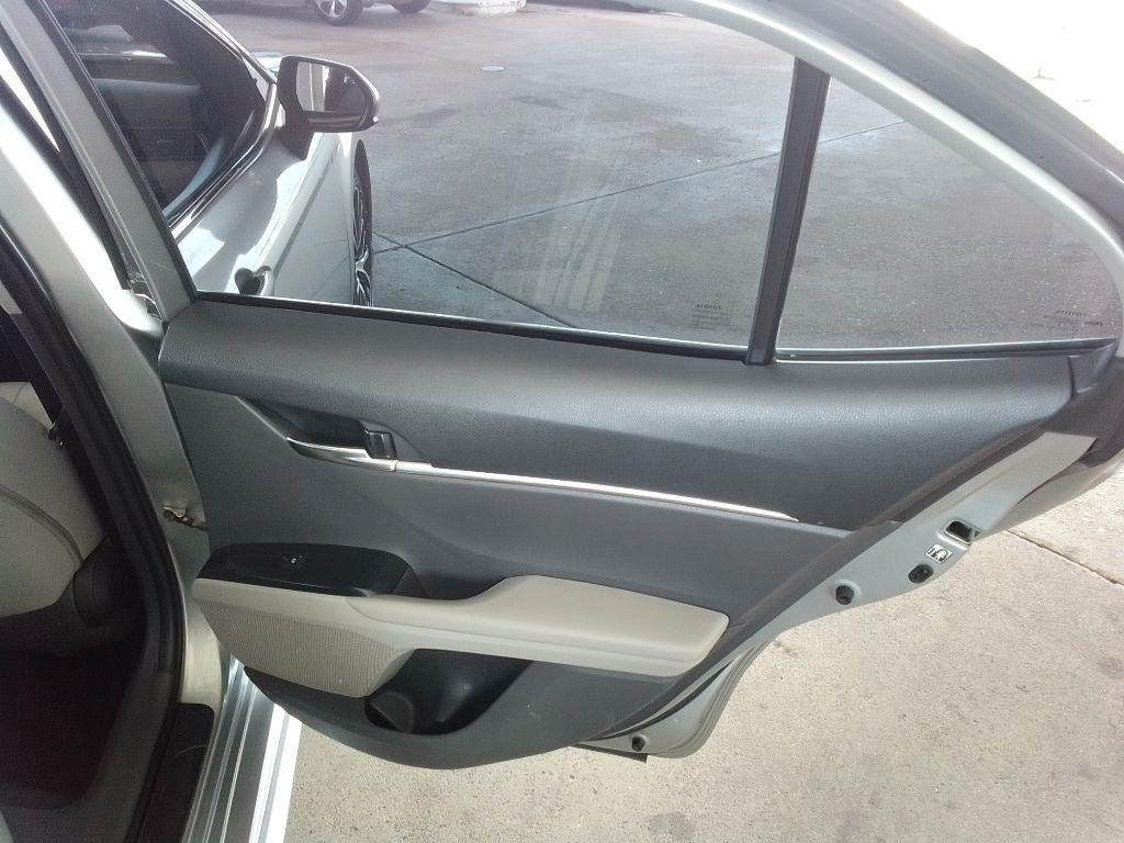 Toyota Camry SE 2019