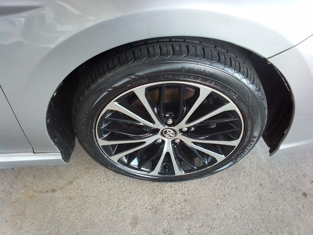 Toyota Camry SE 2019