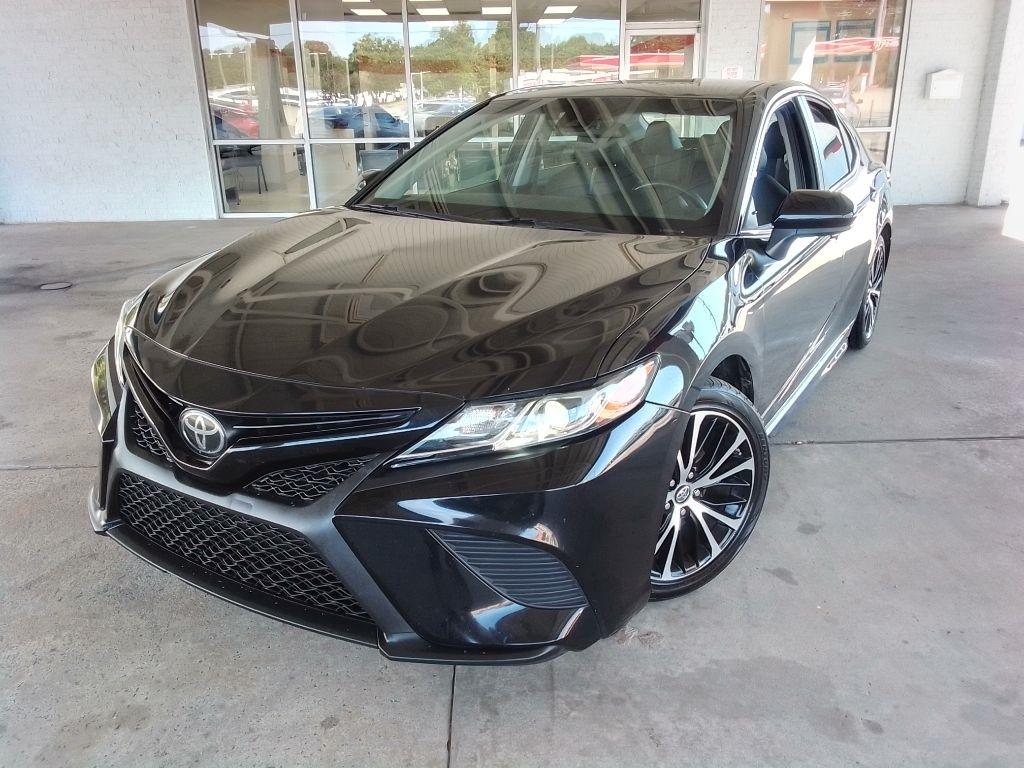 Toyota Camry SE 2018