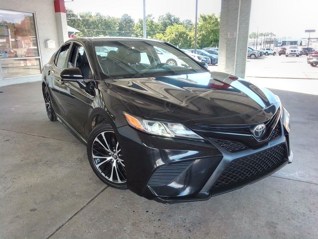 Toyota Camry SE 2018