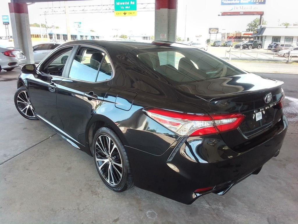 Toyota Camry SE 2018