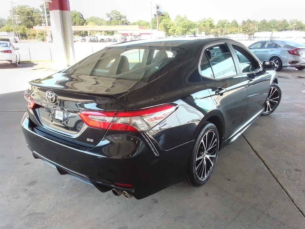 Toyota Camry SE 2018