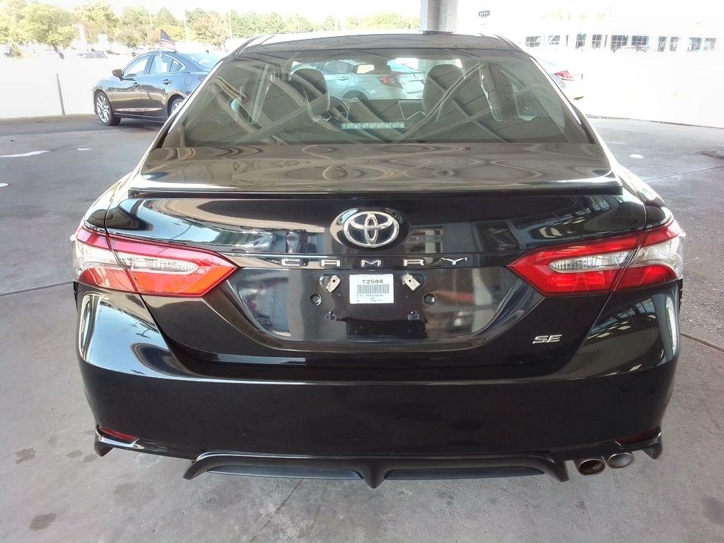 Toyota Camry SE 2018