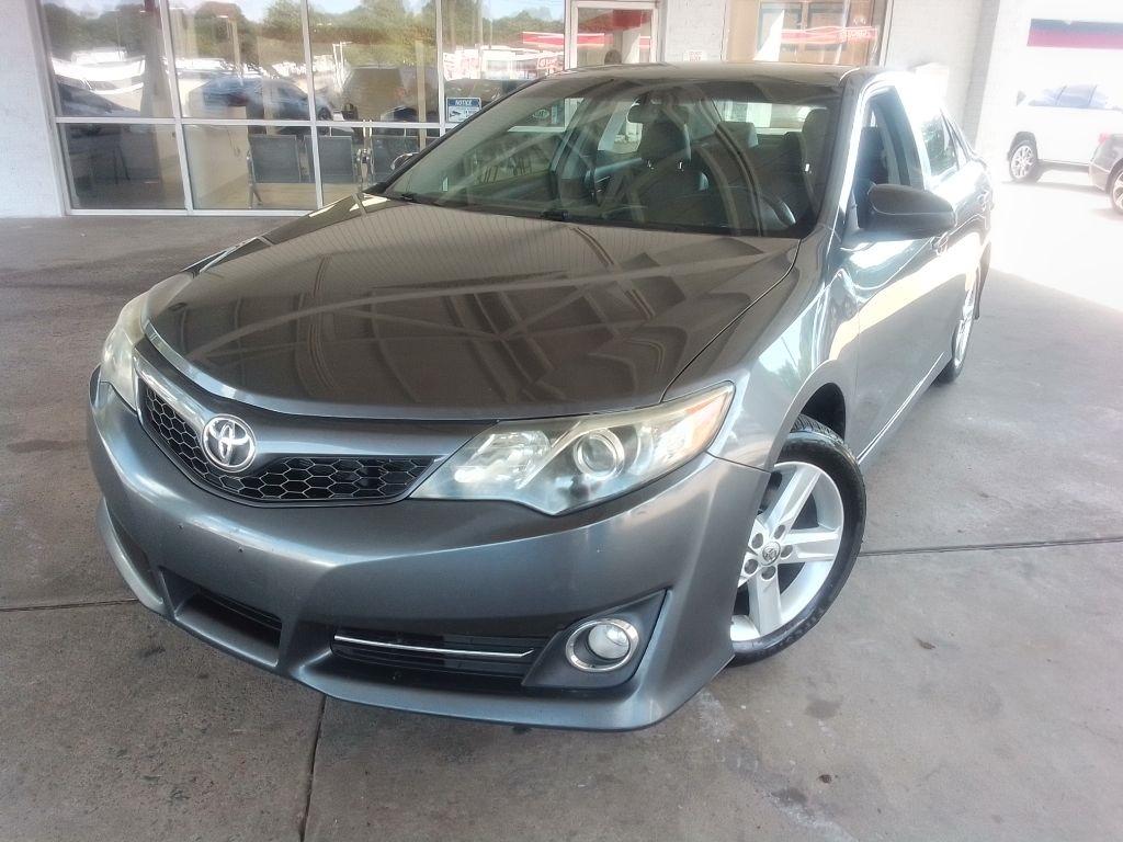 Toyota Camry SE 2014