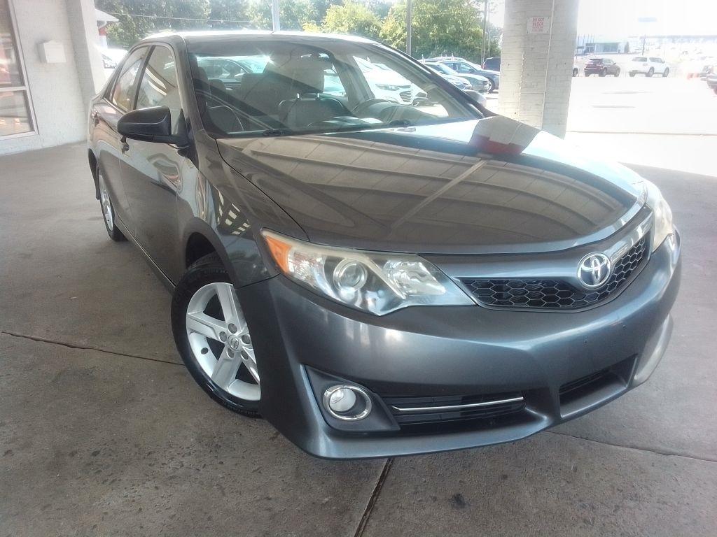 Toyota Camry SE 2014
