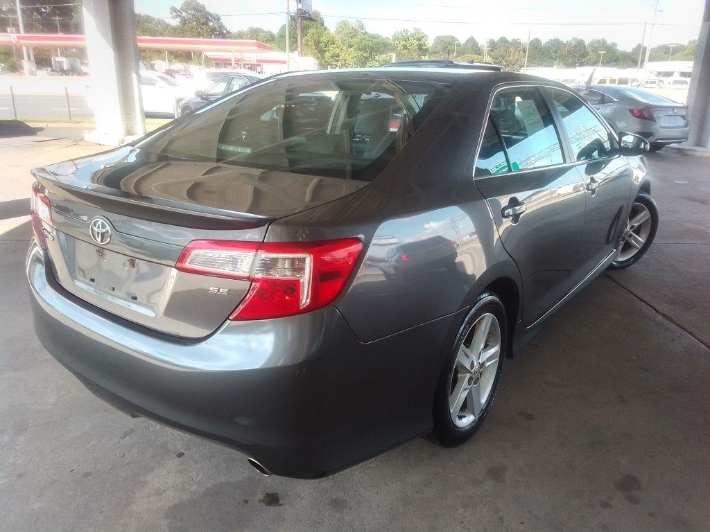 Toyota Camry SE 2014
