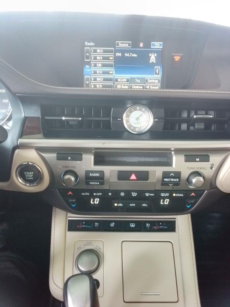 Lexus ES 350 Sedan 2016