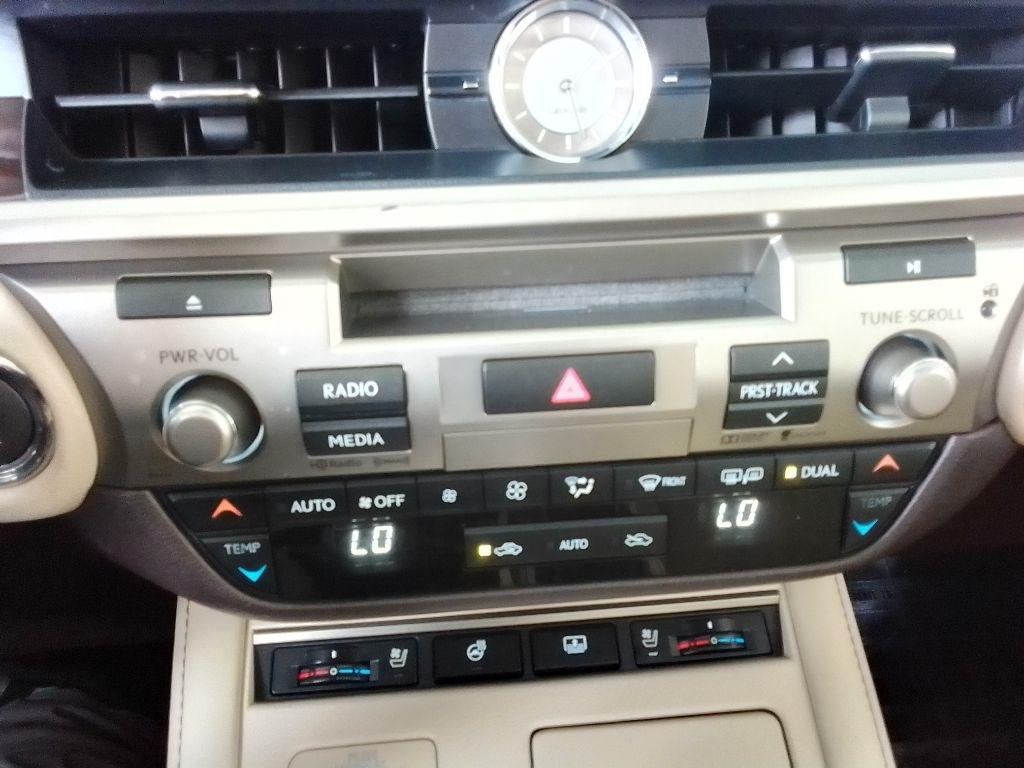 Lexus ES 350 Sedan 2016