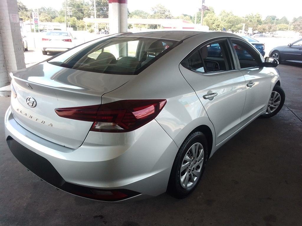 Hyundai Elantra SE 6M 2019