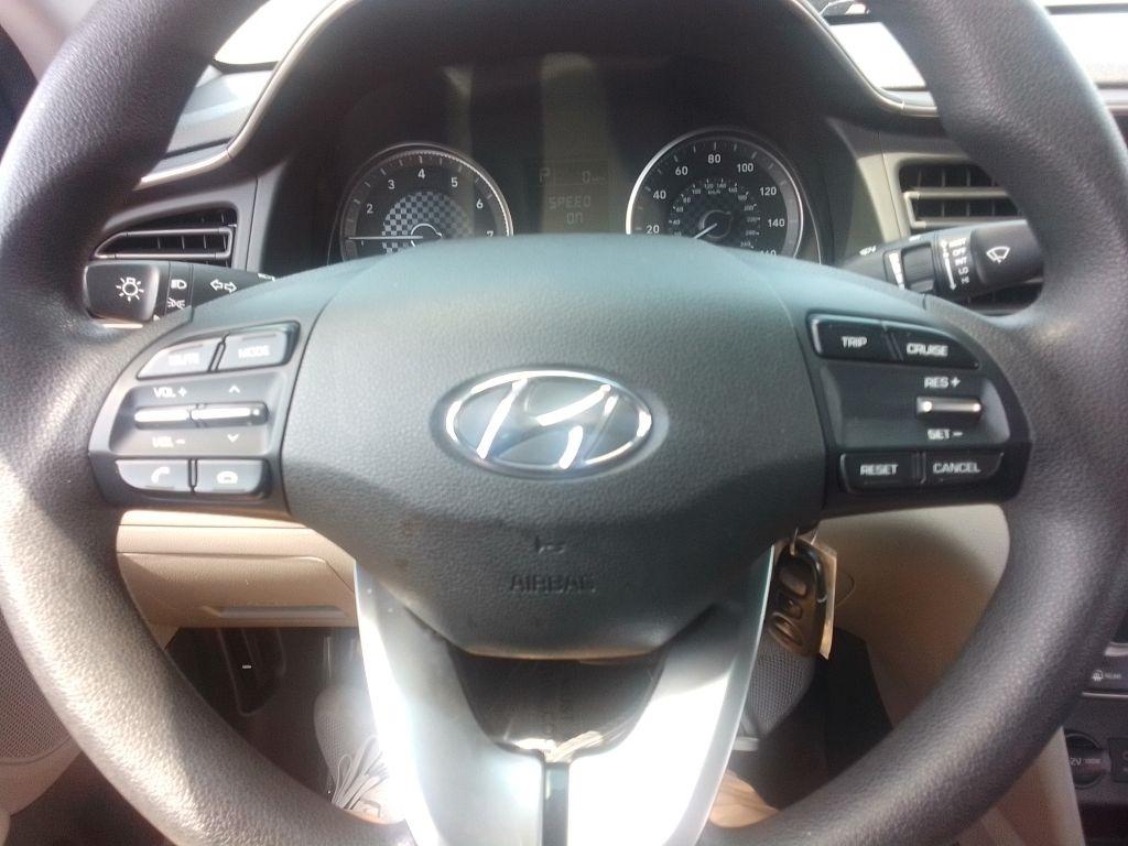 Hyundai Elantra SE 6M 2019