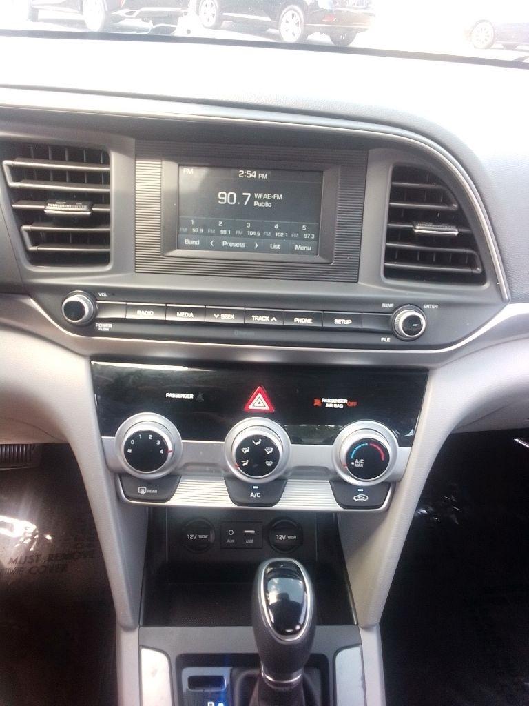 Hyundai Elantra SE 6M 2019