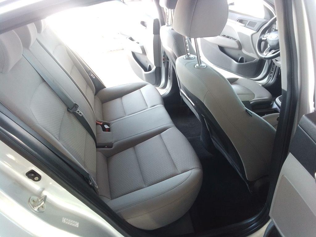Hyundai Elantra SE 6M 2019