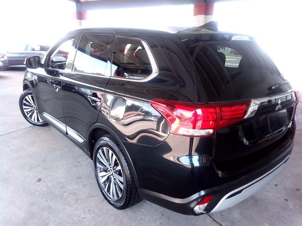Mitsubishi Outlander SE 2WD 2020