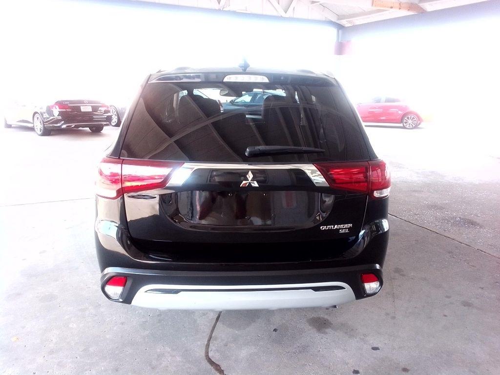 Mitsubishi Outlander SE 2WD 2020