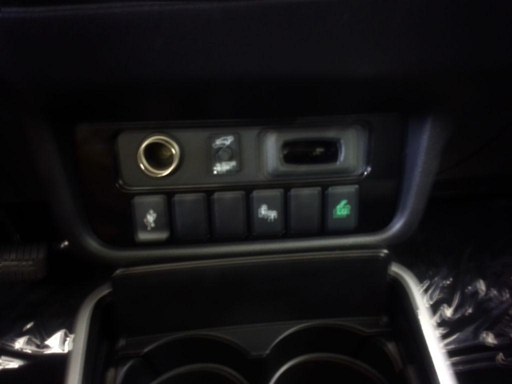 Mitsubishi Outlander SE 2WD 2020