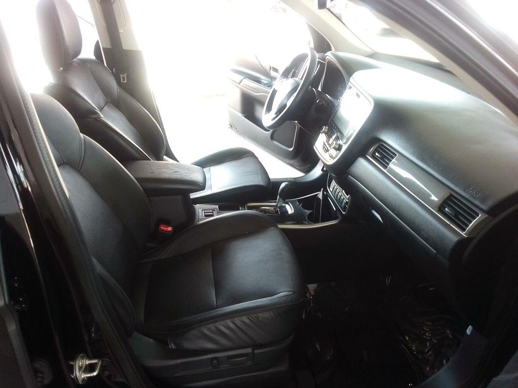 Mitsubishi Outlander SE 2WD 2020