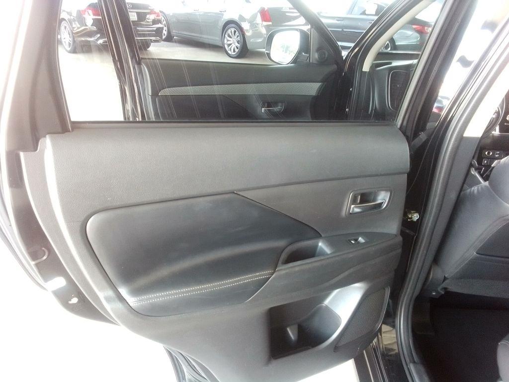 Mitsubishi Outlander SE 2WD 2020
