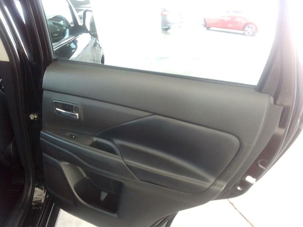 Mitsubishi Outlander SE 2WD 2020