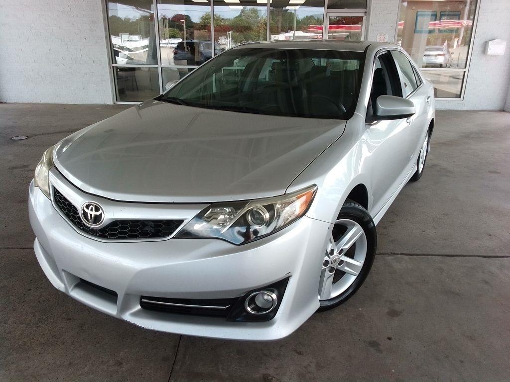 Toyota Camry SE 2014