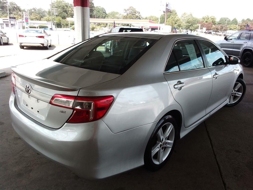 Toyota Camry SE 2014