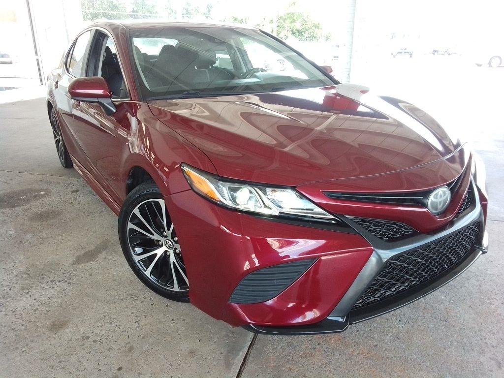 Toyota Camry SE 2018