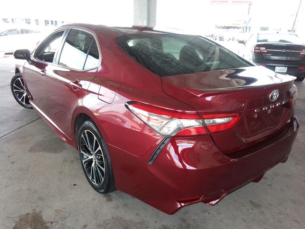 Toyota Camry SE 2018