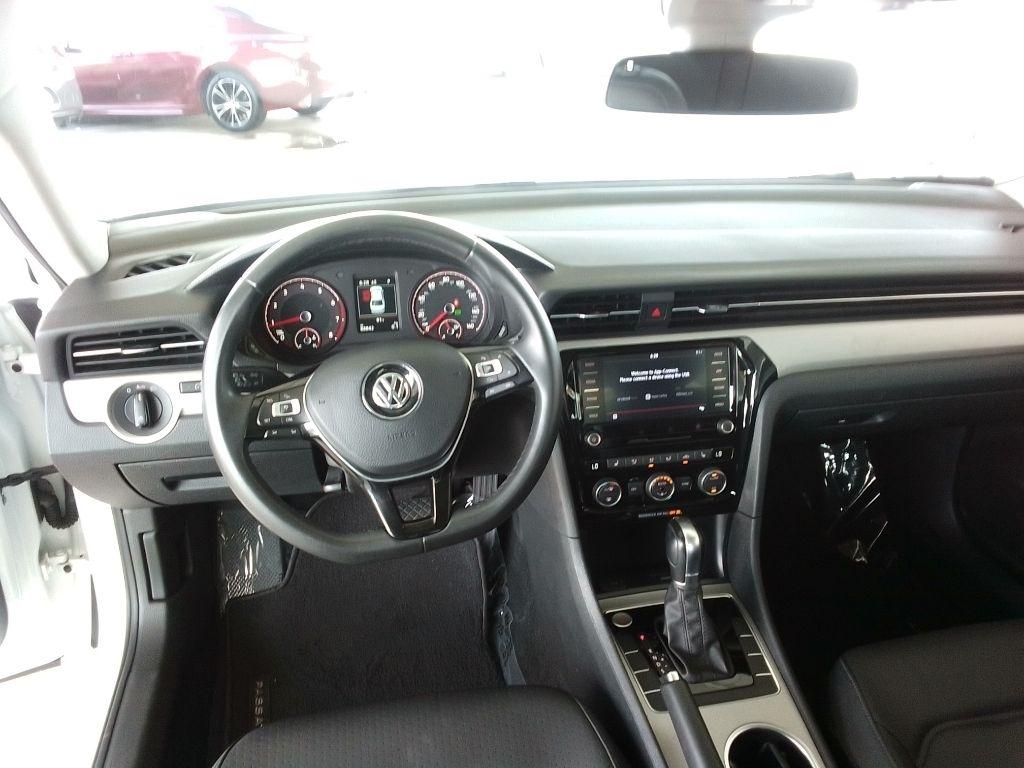 Volkswagen Passat SE 2021