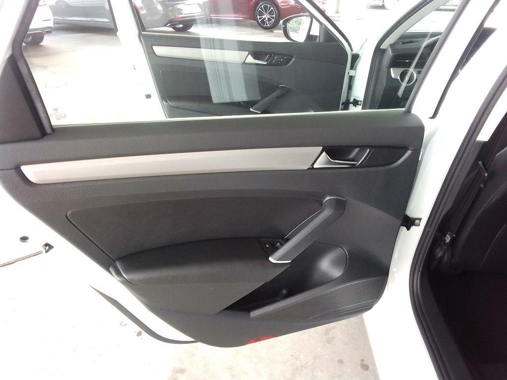 Volkswagen Passat SE 2021