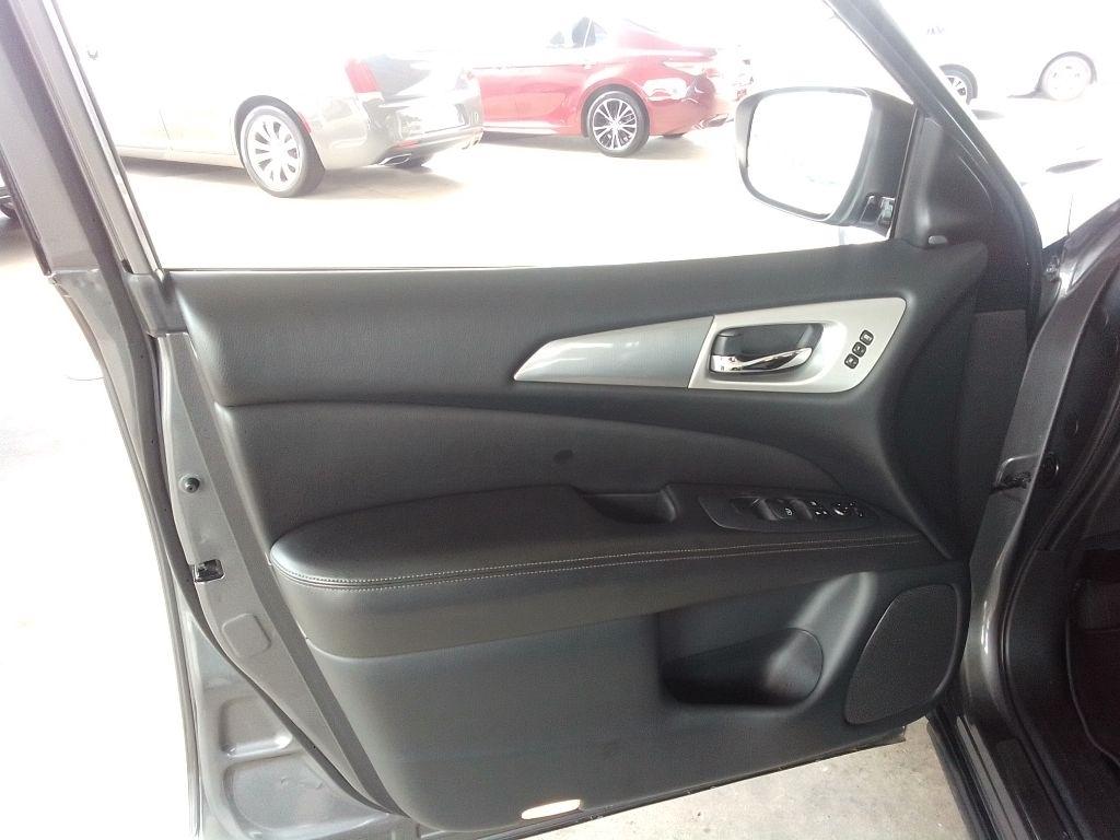 Nissan Pathfinder SL 4WD 2018
