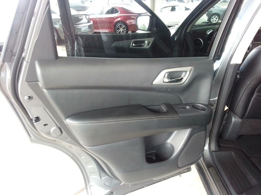 Nissan Pathfinder SL 4WD 2018