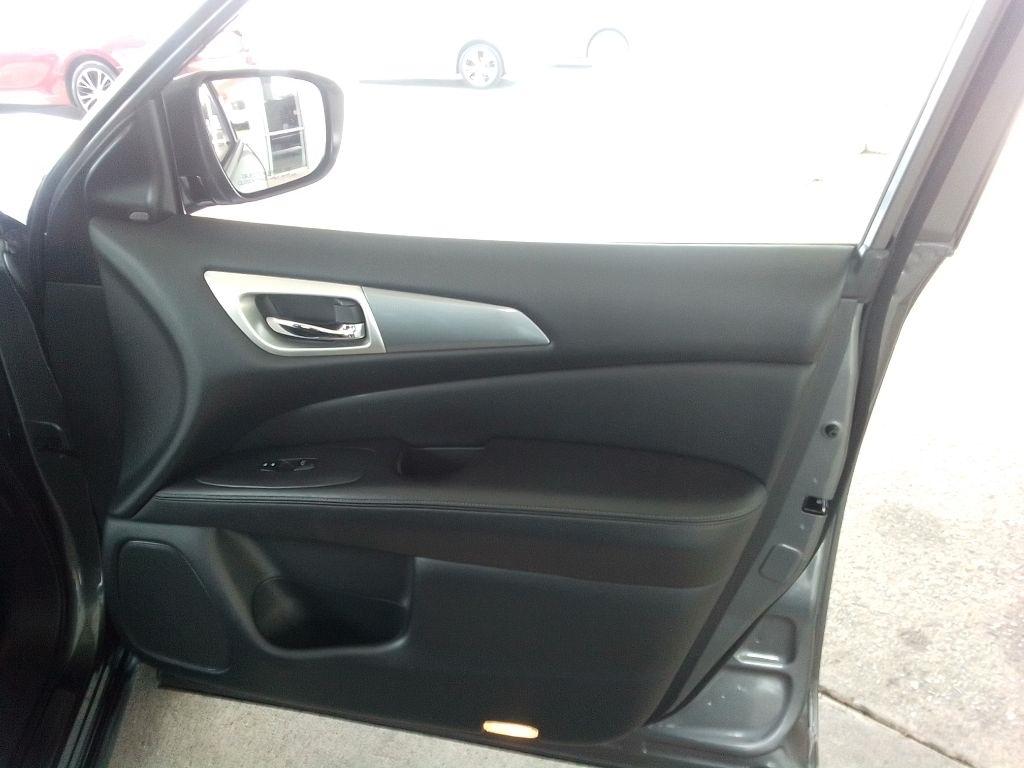Nissan Pathfinder SL 4WD 2018