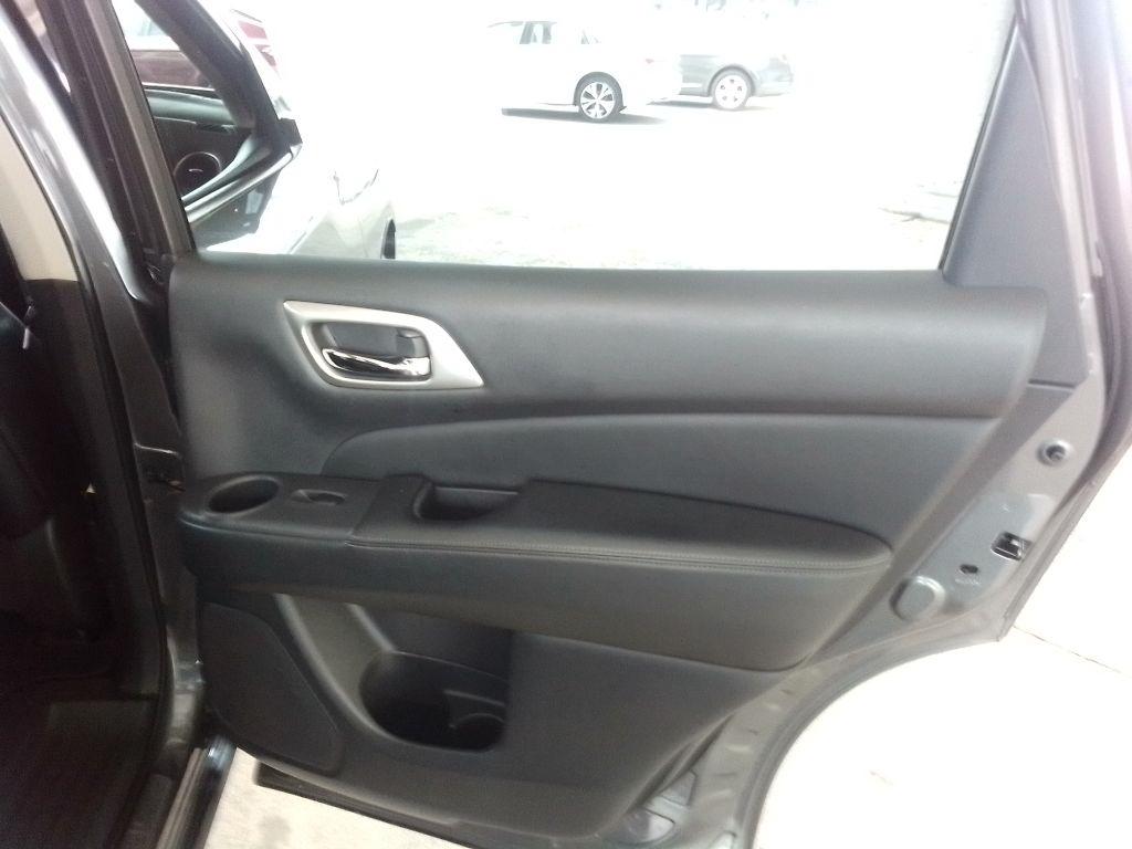 Nissan Pathfinder SL 4WD 2018
