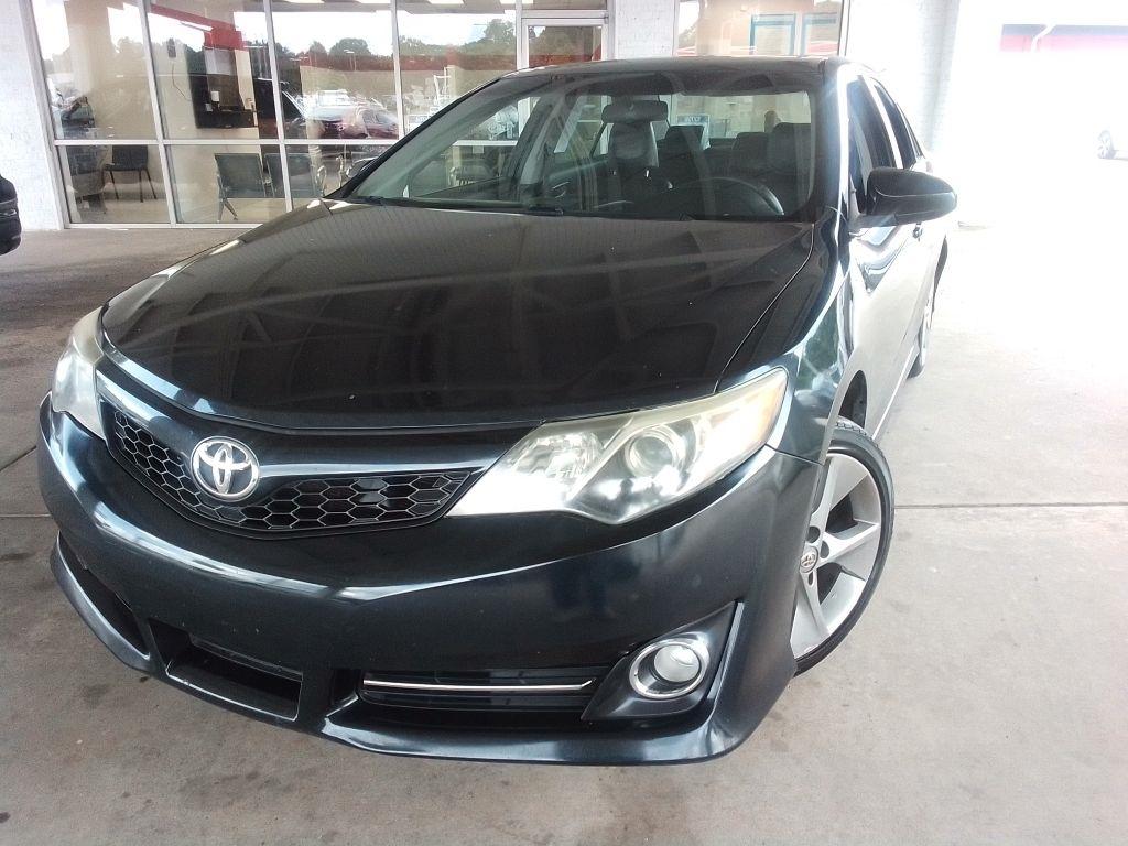 Toyota Camry SE 2014