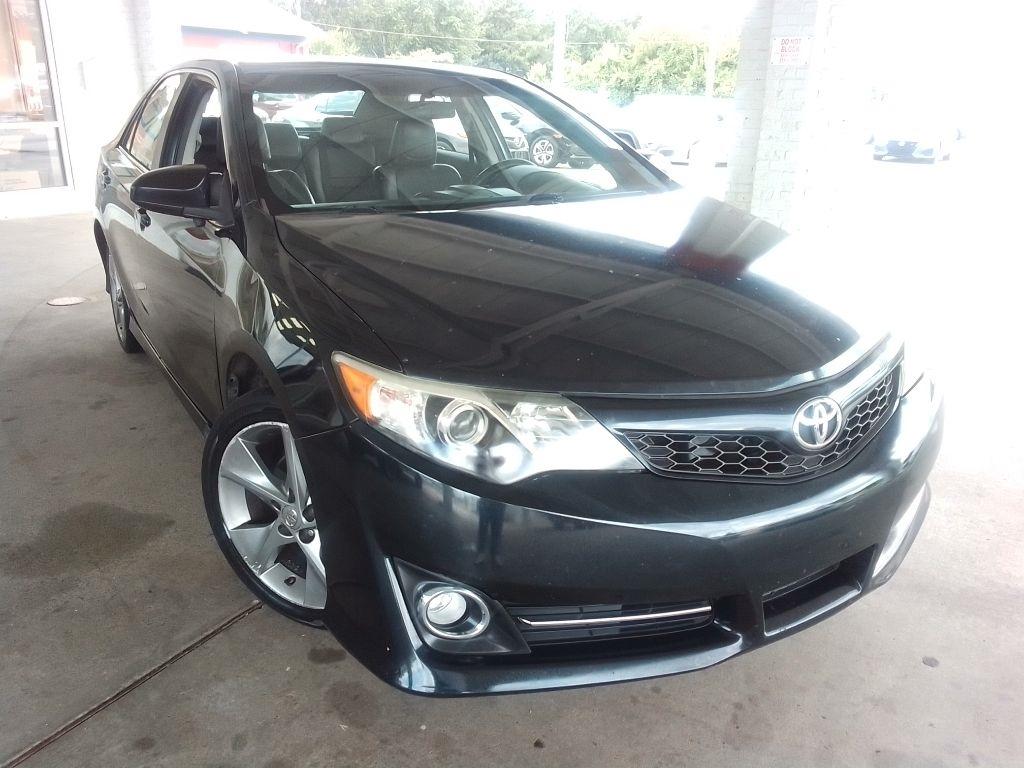 Toyota Camry SE 2014