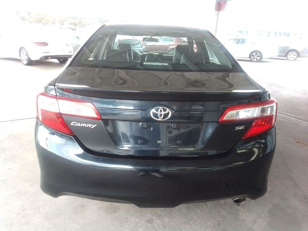 Toyota Camry SE 2014