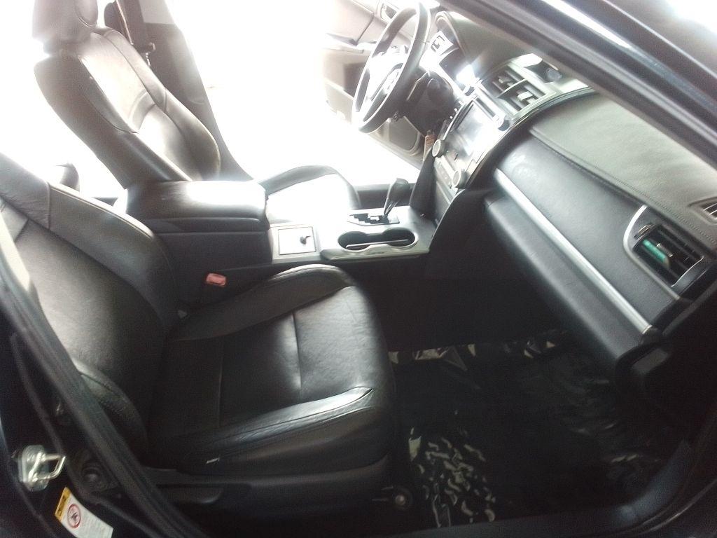Toyota Camry SE 2014