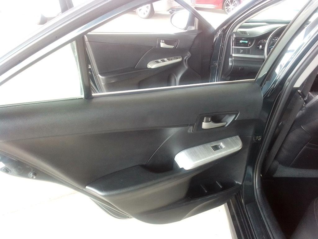 Toyota Camry SE 2014