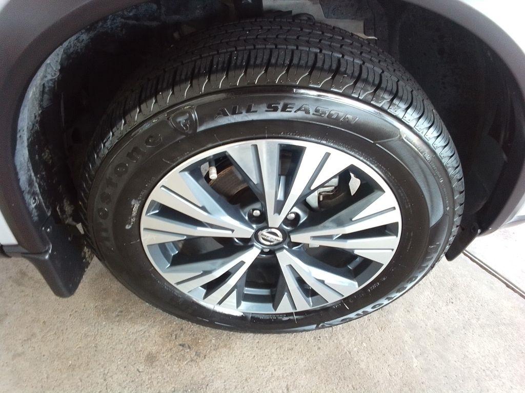 Nissan Rogue SV 2021