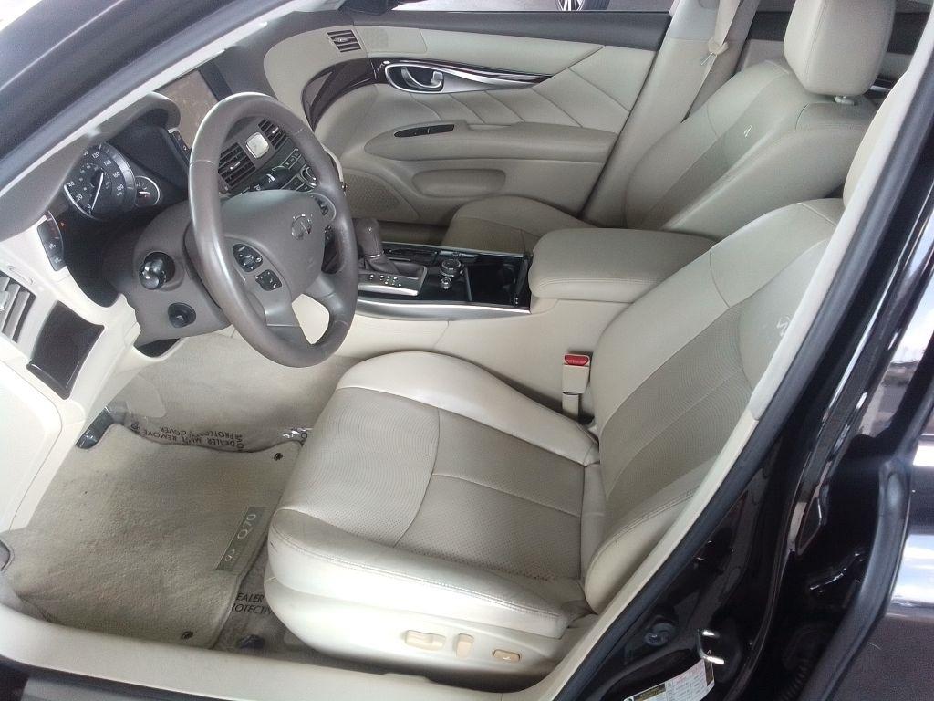 Infiniti Q70 37x 2014